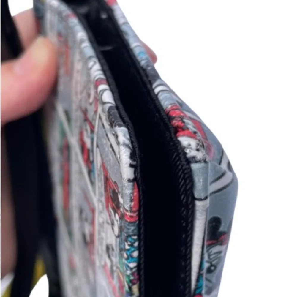 Disney Parks Wristlet Comic Style Mickey and Minnie Mouse - Very Good Condition - Picture 12 of 16